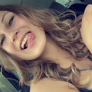 Meet your Posher, Becca